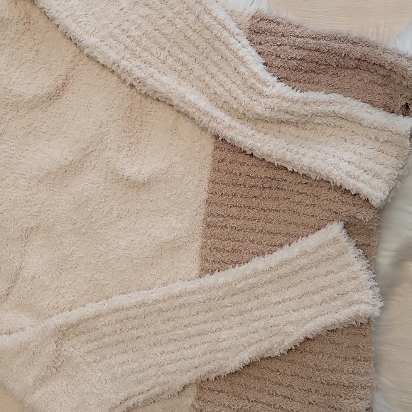 Sweater - Picture 3 of 6